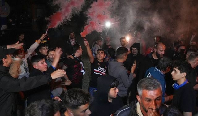 Taraftarlar kulüp tesislerini bastı: Bu takım kimsenin çiftliği değil