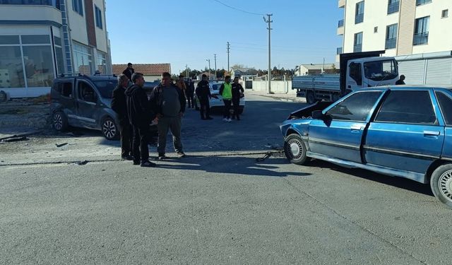 Tali yoldan çıkan araç kazaya neden oldu: 7 yaralı