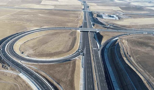 Ankara-Niğde otoyolu’nda durduruldu: Milyonluk kaçak ürün çıktı