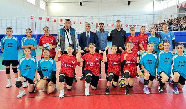 Tomarza Mahalli Lig Voleybol müsabakaları şampiyonları belli oldu