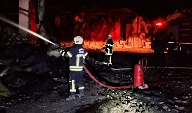 Başkan Büyükkılıç talimat verdi: Kayseri itfaiyesi yangın bölgesinde görev başında