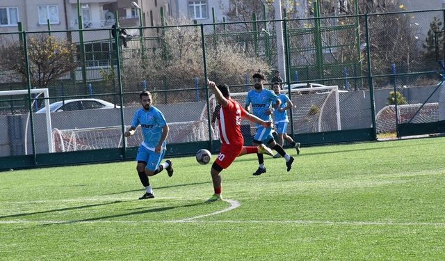 Döğergücü FK Kayseri’de şov yaptı! Süper Amatör Küme’nin ilk yarısını gollerle kapattı