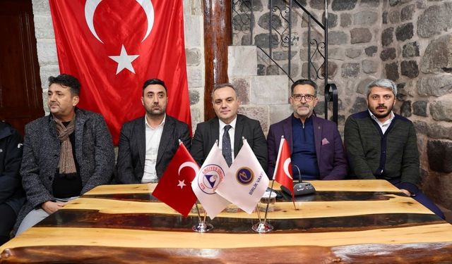 ERÜ Rektörü Fatih Altun birlik söyleşilerinde deprem bilincini anlattı