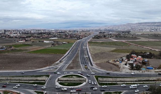 Kayseri’de yeni 50 Metrelik bulvar trafiğe nefes aldırdı: 6,5 Km tasarruf!
