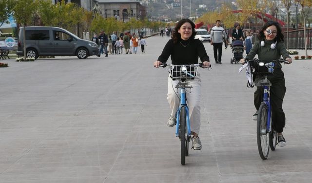 Kayserililer rekora pedal çevirdi: Dünyanın çevresinin 108 kez dolaştılar!