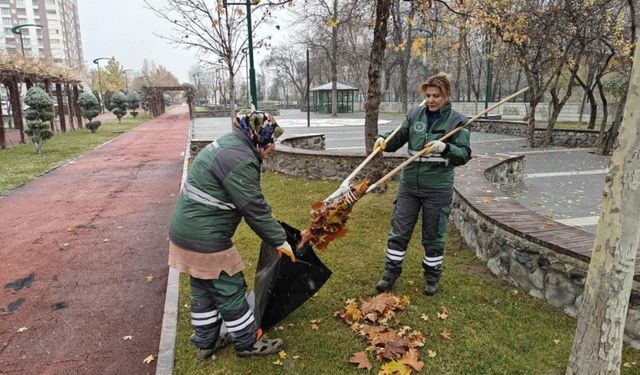 Kocasinan’da kadınlar parkları baştan aşağı yeniliyor