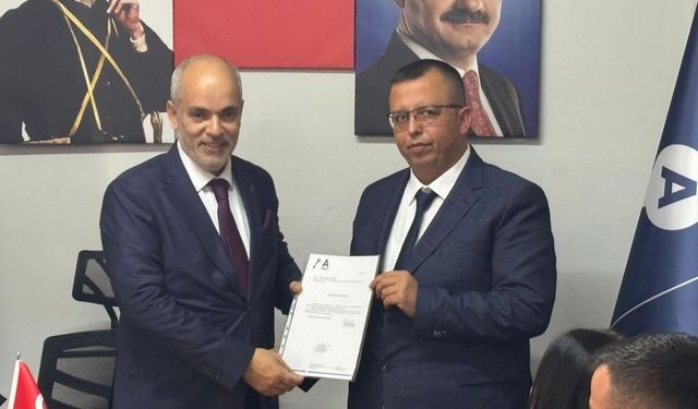 Develi’de bayrak değişimi: Ahmet Tipi mazbatasını aldı