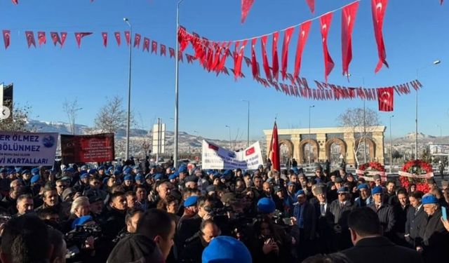 Kayseri’de 17 Aralık Şehitleri anıldı: MHP Kayseri İl Başkanlığı ve Ülkü Ocakları’ndan anma töreni
