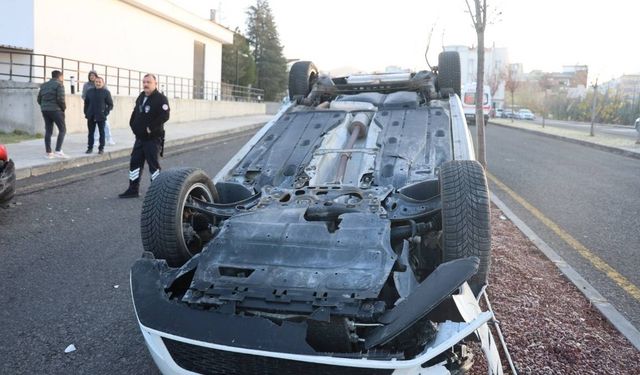 Nevşehir’de korkutan kaza! Park halindeki araca çarpıp takla attı