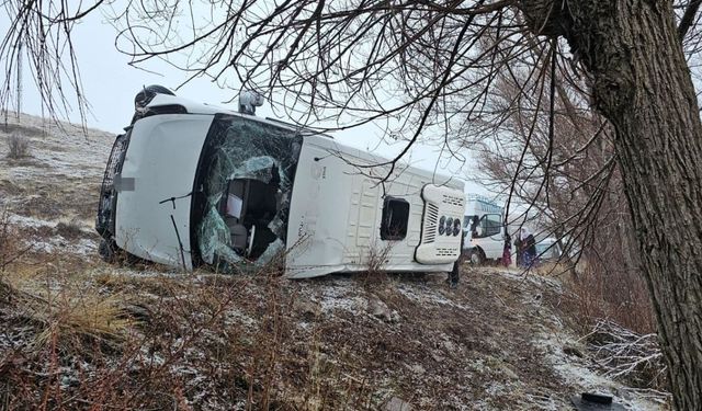 Okul Servisi Kazası: 14’ü Öğrenci 15 Kişi Yaralandı