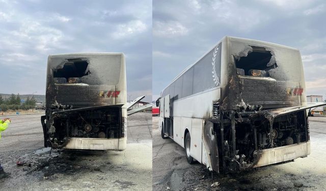 Seyir halindeki yolcu otobüsü alev alev yandı!