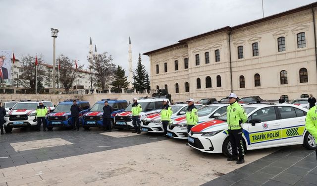 Emniyet filosu büyüdü: 62 yeni araç göreve başladı!