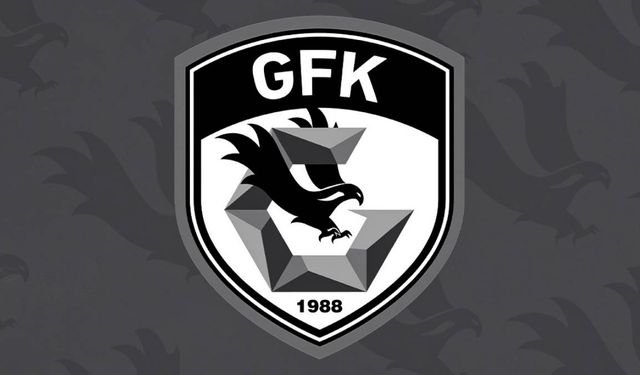 Futbol sahasında dehşet anları! Hatayspor teknik sorumlusu Gaziantep FK’lı futbolculara saldırdı