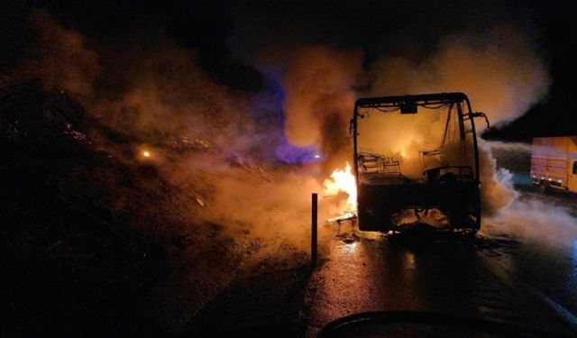 Adana-Kayseri yolunda 39 yolculu otobüs alev alev yandı