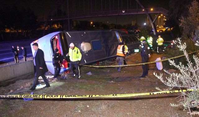 Adana’da yolcu otobüsü devrildi! 8 kişi yaralandı