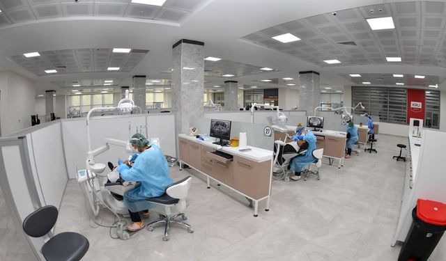Erciyes Üniversitesi Diş Hekimliği Ek Binası hasta kabulüne başladı