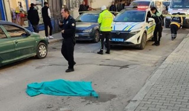 Kamyonetin altında kalan 6 yaşındaki çocuk hayatını kaybetti