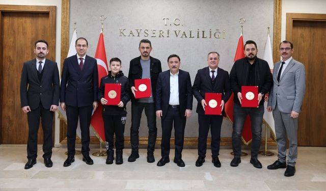 Vali Gökmen Çiçek imzaladı: İncesu ve Hacılar’a Sağlık Merkezleri yolda