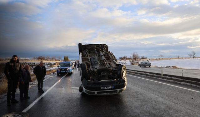 Ürgüp yolunda kaza: Minibüs takla attı!