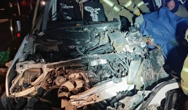 Niğde'li işçileri taşıyan servis kaza yaptı: 15 yaralı!