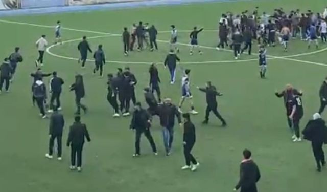 Adana liseler arası futbol maçında kavga çıktı!