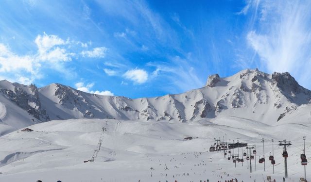Erciyes kara güne uyandı!