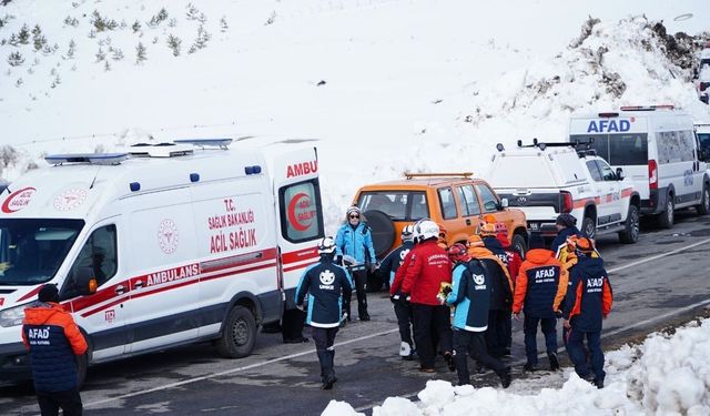 Erciyes Kayak Merkezi’nde ekipler çığ için seferber oldu