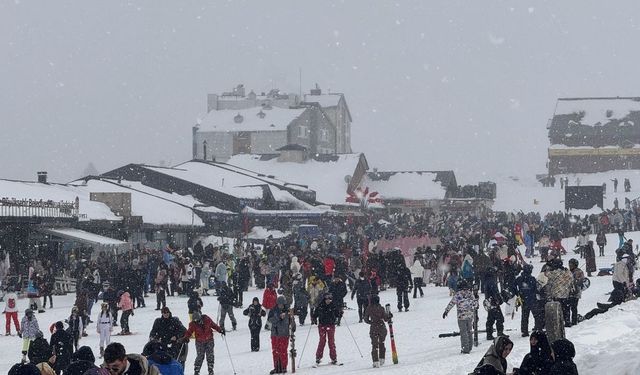 Erciyes’te hafta sonu yoğunluğu zirveye çıktı