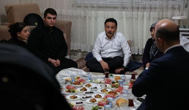 Kayseri Valisi Çiçek iftar sofrasına konuk oldu