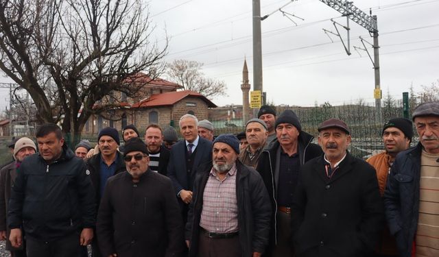 Kayseri’de teravih için 5 kilometre yürüyorlar