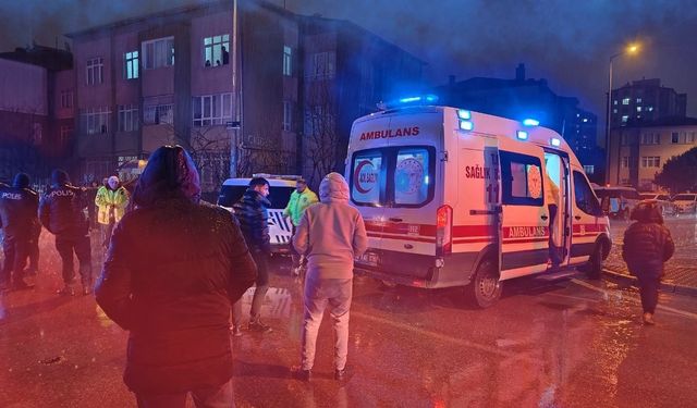 Kayseri'de otomobil, polis aracına çarptı: 1 Yaralı