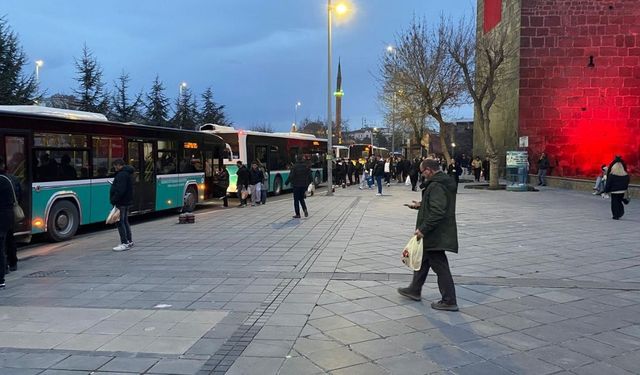 Taşra mı? büyükşehir mi? mutluluk hangi şehirde?