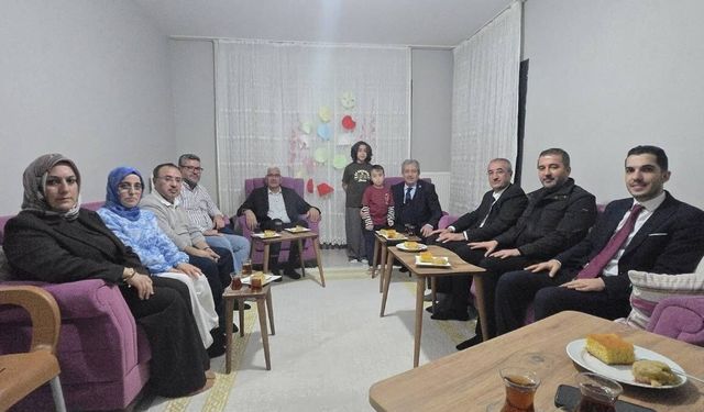 AK Parti Kayseri Milletvekili Sayın Bayar Özsoy depremzede ailelerle bir araya geldi