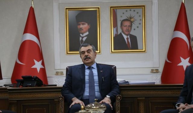 Yusuf Tekin’den Özgür Özel’e sert sözler! Midesi geniş değilim