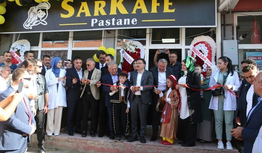 Vali Çiçek Ve Başkan Büyükkılıç, Sarkafe Pastanesi Ve Kitap Kafe’nin açılışını yaptı