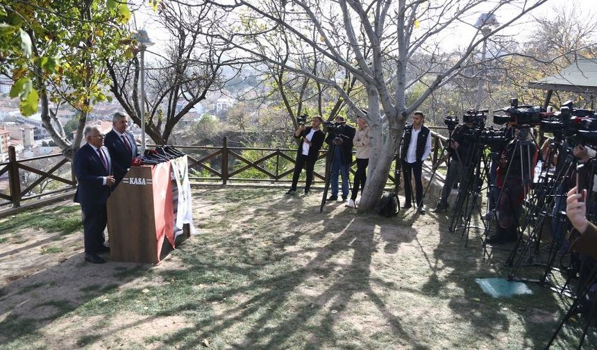 Başkan Özkan Altun, Cam Seyir Teras'ta Gazetecilerle Bir Araya Geldi