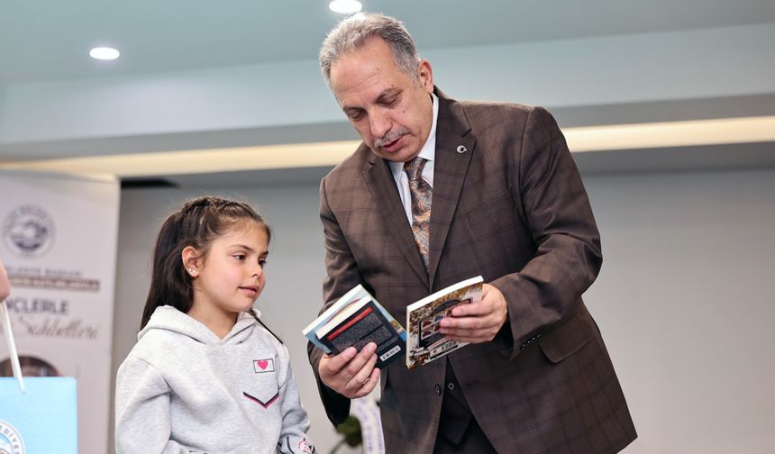 Talas Belediyesi Kitap Kurtlarını Ödüllendirdi
