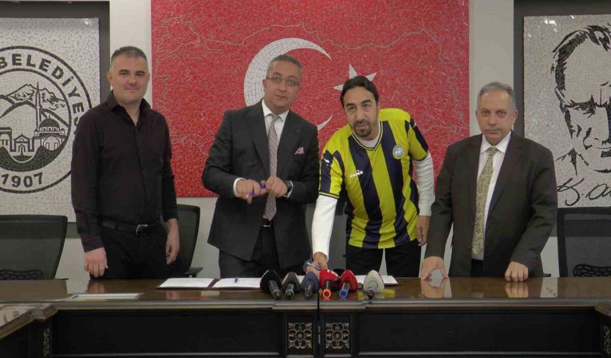 Talasgücü Belediyespor'un 43'lük Futbolcusu Dikkat Çekiyor !