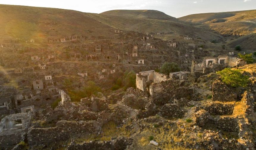 Kayseri'deki Terkedilmiş O Köy Gizemini Koruyor!