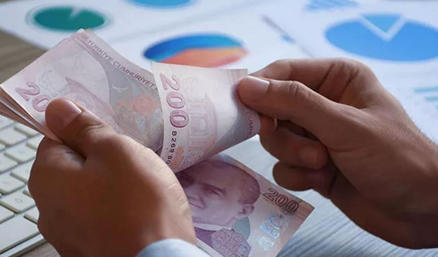 Bağ-Kur'lular Artık Daha Erken Emekli Olabilecek
Meclis gündemine gelecek olan yeni yasa teklifi, Bağ-Kur sigortalılarının emeklilik şartlarını SSK’lılarla aynı seviyeye getiriyor.
