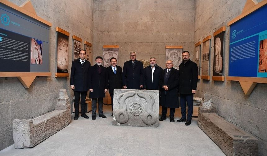 Kayseri'deki dünyanın ilk tıp fakültesini bakın kimler ziyaret etti?