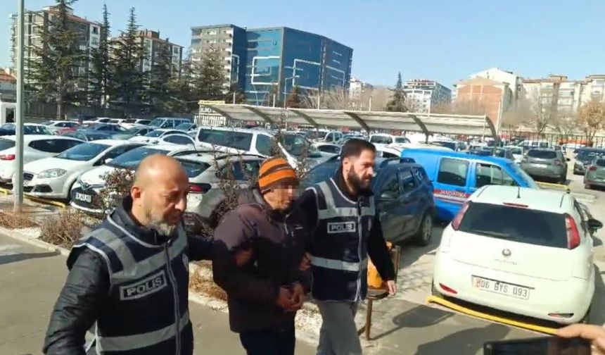 Doktorunu bıçaklayan şahıstan ilginç iddia: Bana yapay zeka yerleştirdi!
