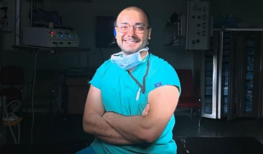 Doktora şiddet: Ameliyat ettiği hastası tarafından bıçaklandı!