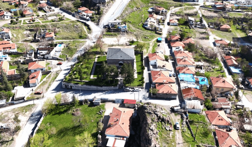 Kayseri'nin kalbinde, 8 asırlık tarih: Battal Camii