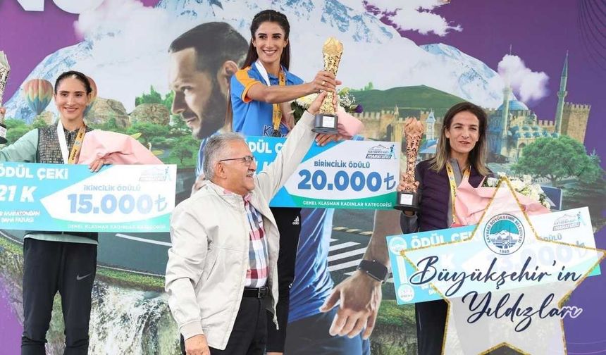 Kayseri'de Büyükşehir'in yıldızları için ödül töreni yapılacak