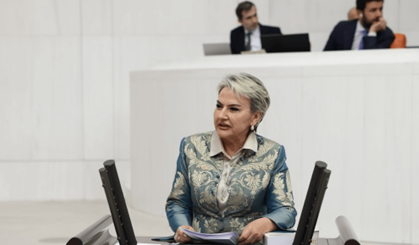 Kayserili Milletvekilinden acı dolu sözler: Saçlarımı okşayan ellerin gitti!