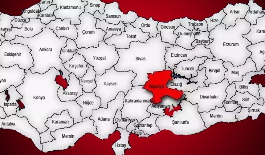 Herkes sokağa döküldü: Gece saatlerinde korkutan deprem!