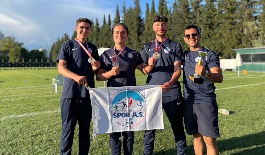 Kayseri'nin gururu oldular! 4 sporcu madalyalarla döndü