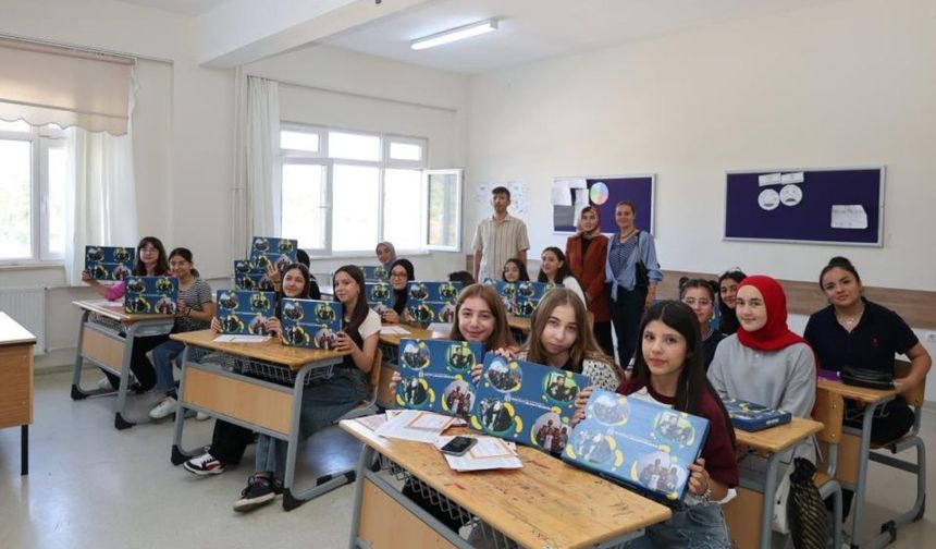Kayseri’de 315 Bin öğrenci karne aldı: Bünyan’dan anlamlı hediye
