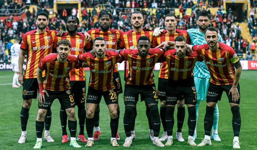 Yerli ve yabancı en iyi futbolcular belli oldu! Kayserispor’dan iki futbolcu var